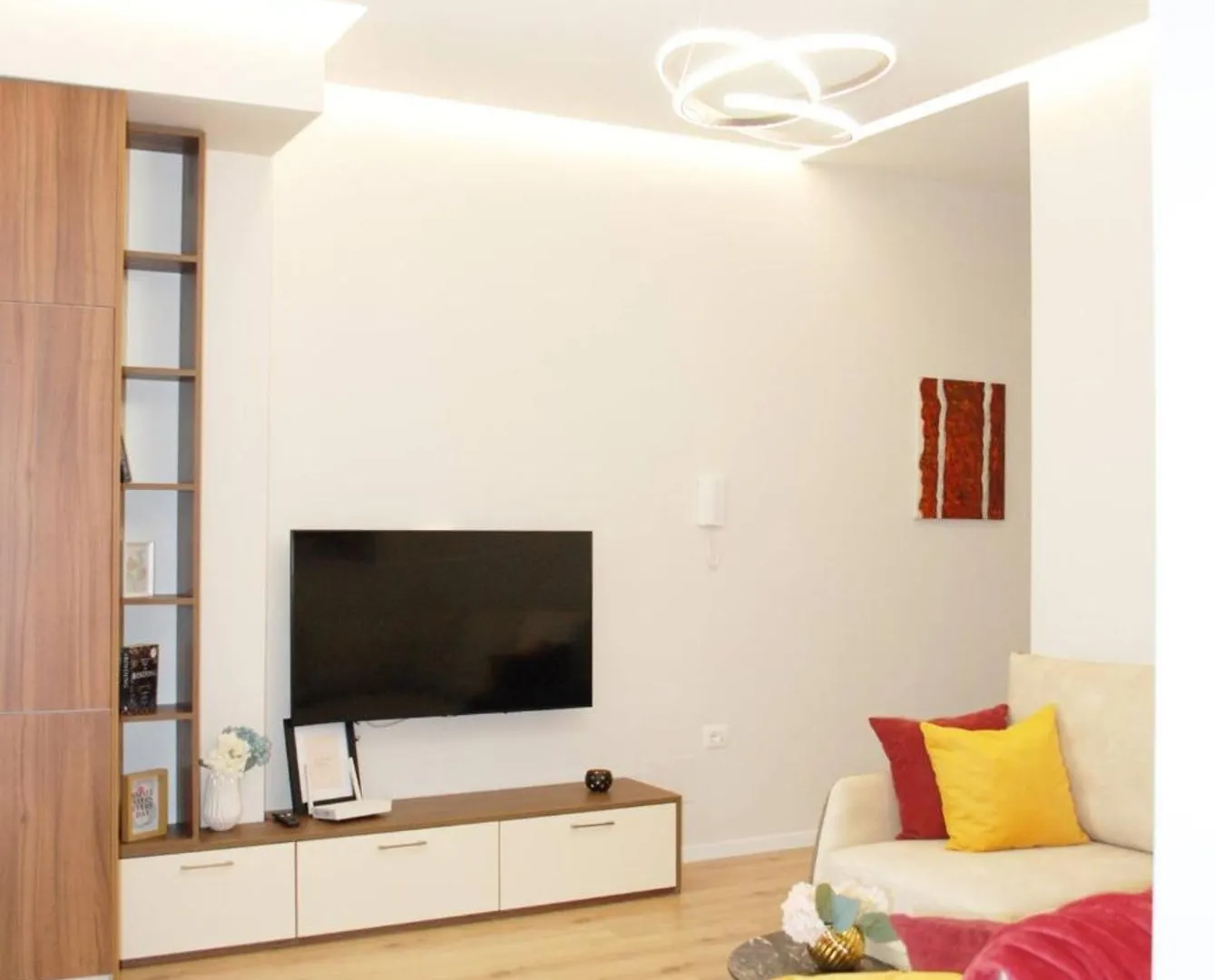 Lindi'S Apartment 4/6 Тирана Албания